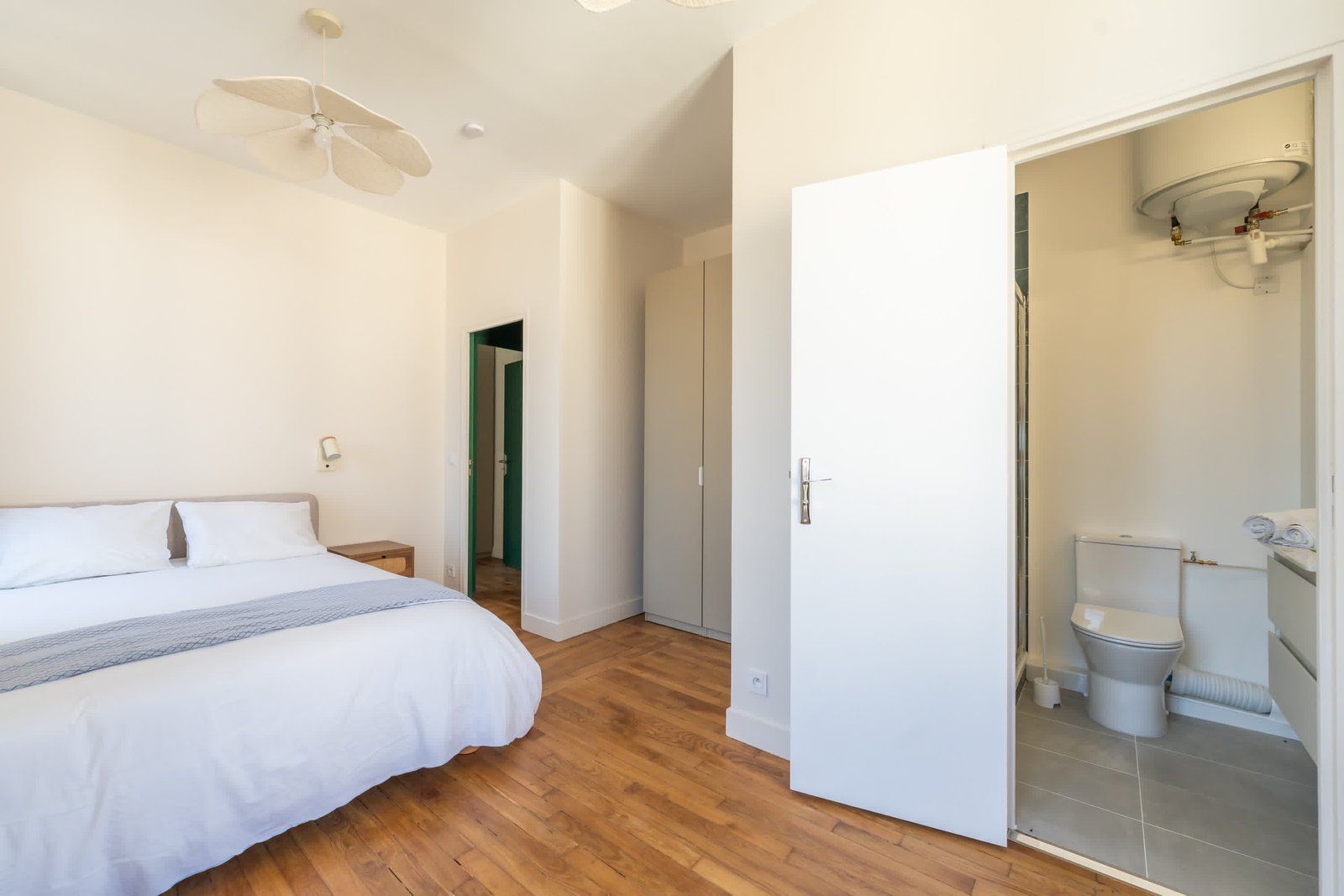 Suite 8 - Image 1